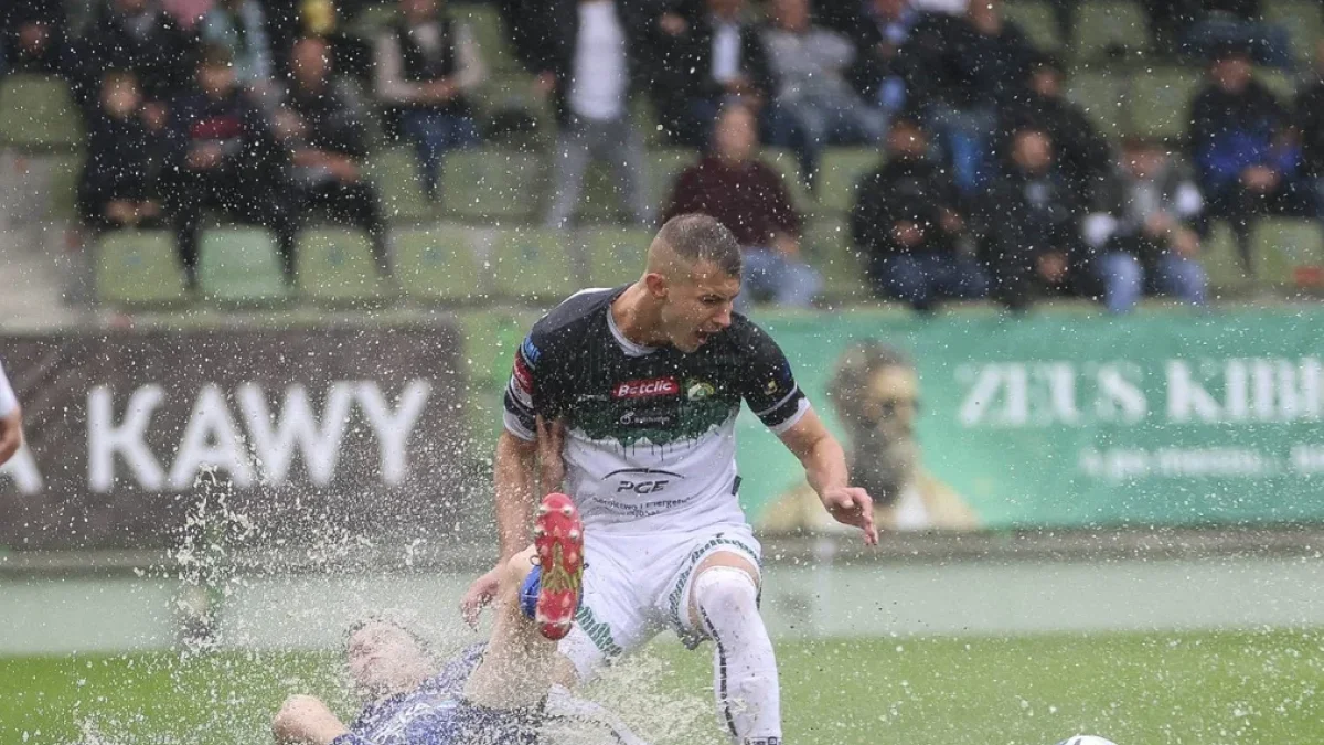 BetClic 3. Liga: GKS Bełchatów przegrał z liderem rozgrywek - Zdjęcie główne