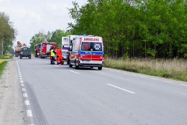 [AKTUALIZACJA] Prawie 7 promili w samochodzie, ale kto kierował? Drogowa zagadka z Chabielic [FOTO] - Zdjęcie główne