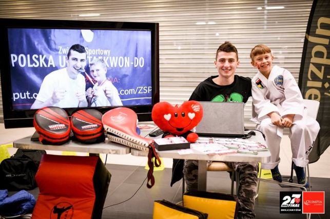 Bełchatowski sztab WOŚP liczy pieniądze. Podano pierwsze wyniki zbiórki. Czy ''pęknie'' 100 tysięcy złotych? [FOTO] - Zdjęcie główne