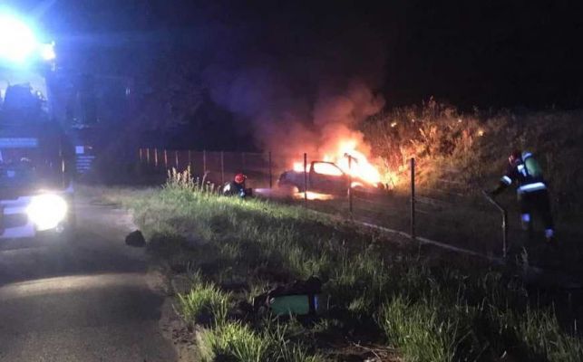 Tragiczny wypadek w Kąciku. Zginął 27-letni bełchatowianin, auto doszczętnie spłonęło - Zdjęcie główne