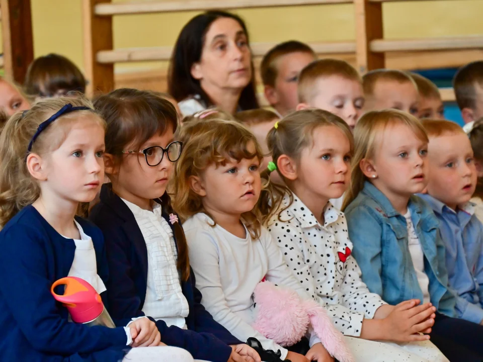 Konkurs, przedstawienie i masa wspomnień. Tak świętowano 60-lecie szkoły w Wygiełzowie [FOTO] - Zdjęcie główne