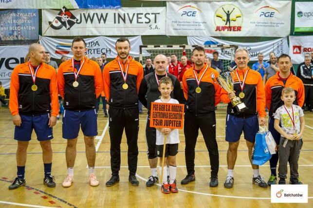 Sportowa rywalizacja i niesamowite emocje podczas Mistrzostw Polski Energetyków w Piłce Nożnej Halowej Oldboy - Zdjęcie główne