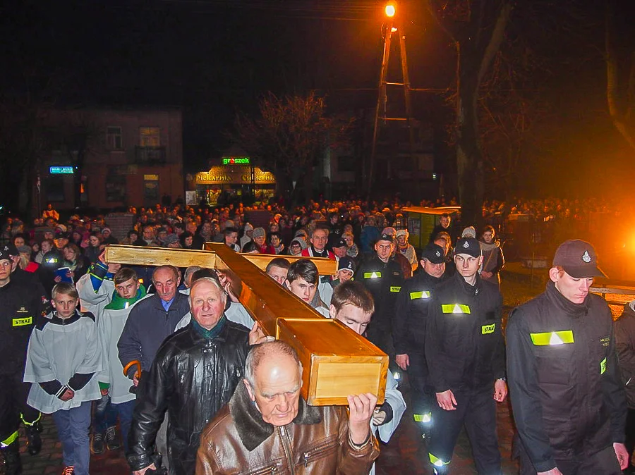 Droga krzyżowa już w tym tygodniu. Sprawdź, którymi ulicami Zelowa przejdą wierni - Zdjęcie główne