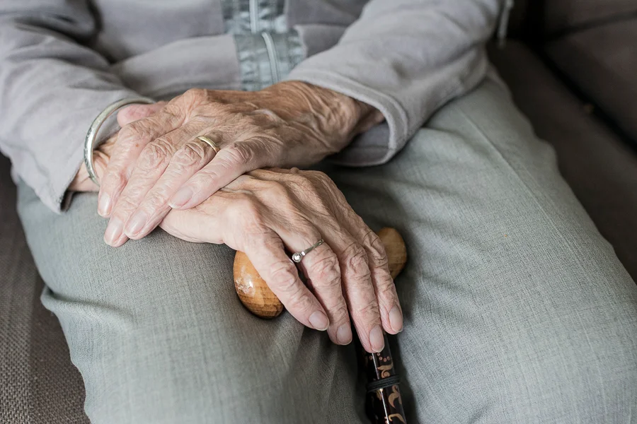 Urząd prosi seniorów o zgłaszanie się. Chodzi o ich bezpieczeństwo - Zdjęcie główne