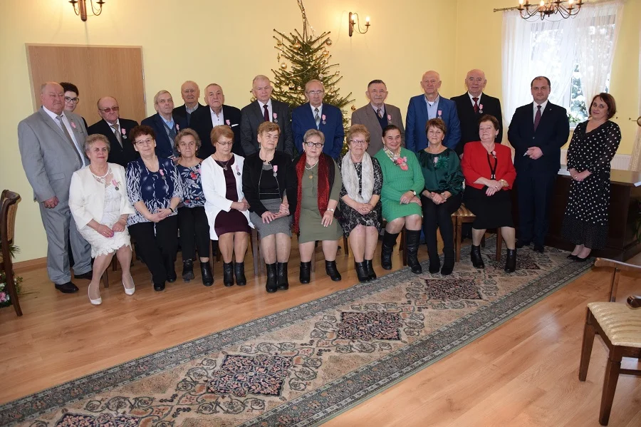 Małżeństwa z gminy Zelów świętowały jubileusz. Były życzenia, gratulacje i medale - Zdjęcie główne