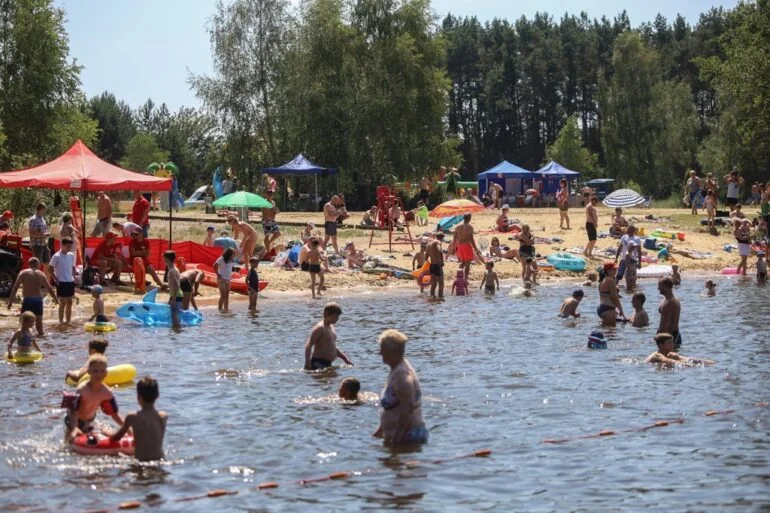 Rusza sezon kąpieliskowy. Jakie atrakcje przygotowano dla plażowiczów? - Zdjęcie główne