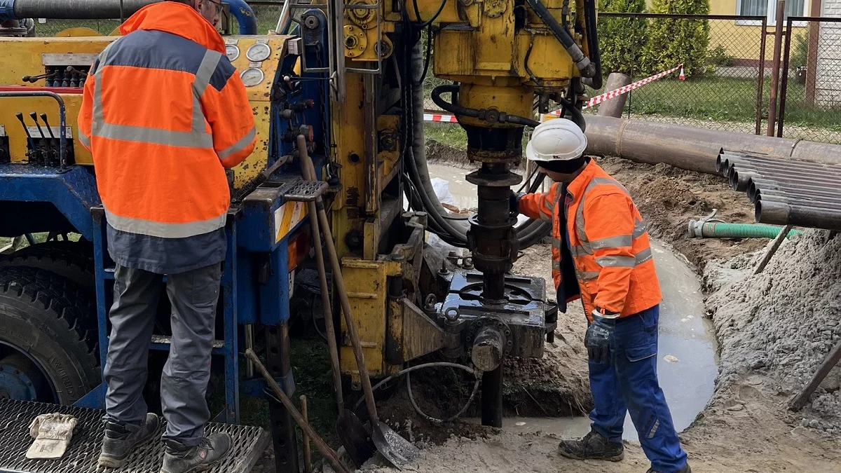 Wykonują odwiert na głębokość 90 metrów. Co tam powstanie? - Zdjęcie główne