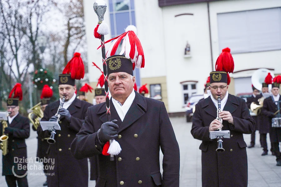 Górnicza pobudka w centrum Bełchatowa. Rozpoczęły się obchody Barbórki w PGE GiEK [FOTO, VIDEO] - Zdjęcie główne