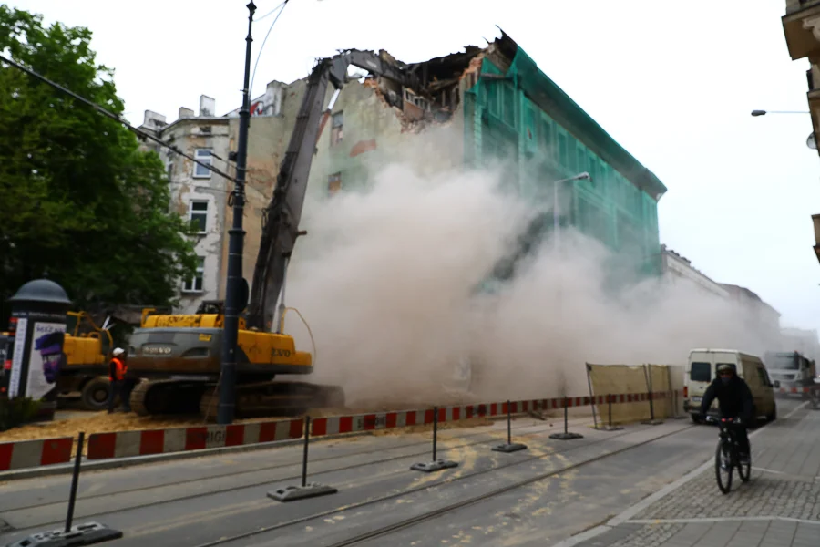 Kamienica przy Kilińskiego 49, w końcu, zostanie zburzona. Wiemy kiedy wrócą tramwaje