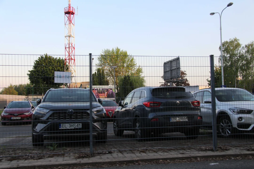 Parkingi przy łódzkim lotnisku