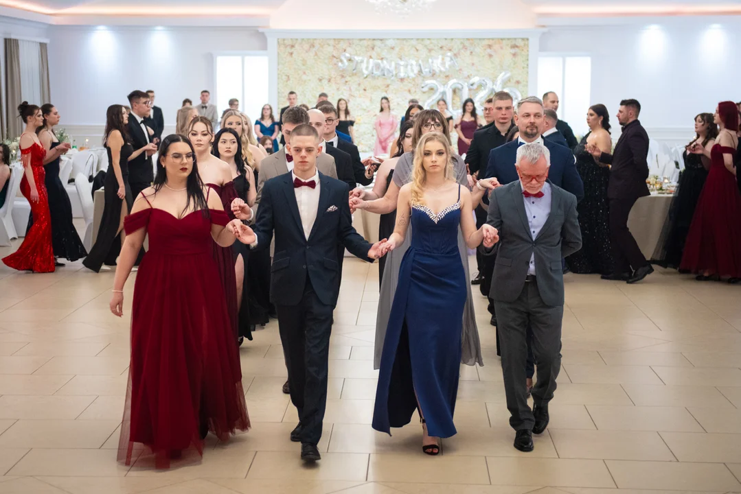 Poloneza czas zacząć! Studniówka ZSUiP w Złotej Komnacie [ZDJĘCIA] - Zdjęcie główne