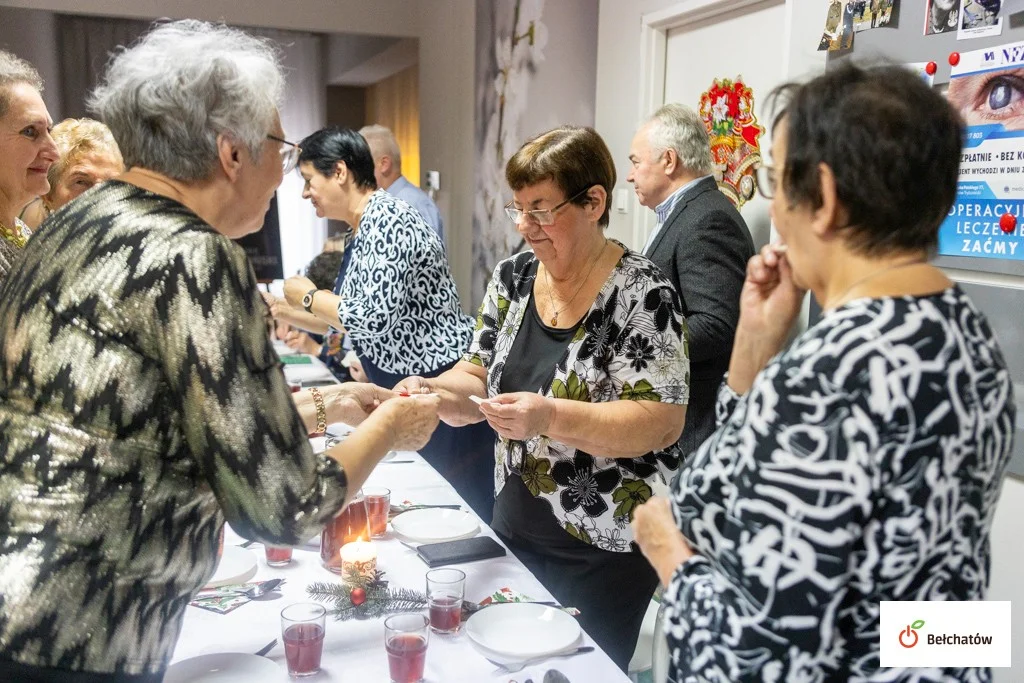 Seniorzy z Bełchatowa świętują Boże Narodzenie. Zobacz, jak wyglądały wigilie [FOTO] - Zdjęcie główne