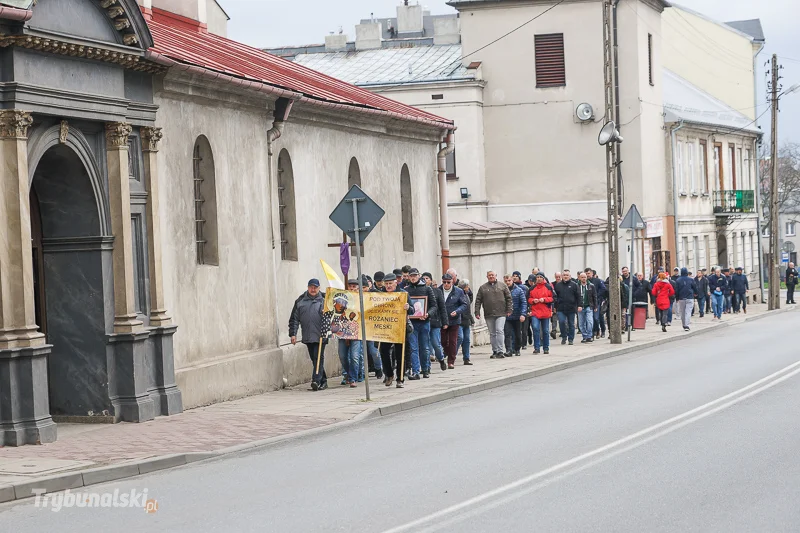 Męski Różaniec ulicami Piotrkowa