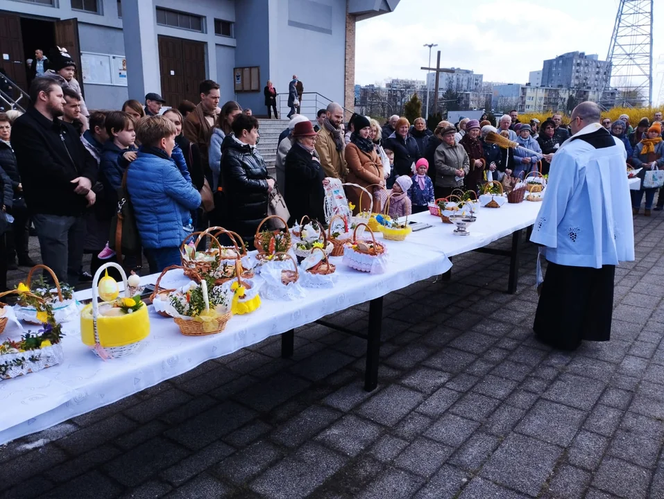 Święcenie pokarmów w Wielką Sobotę. Zobacz, pięknie udekorowane koszyczki wielkanocne [galeria]