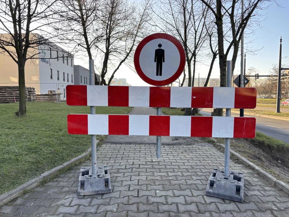 Stara kładka nad aleją Wyszyńskiego na łódzkiej Retkini wyburzona