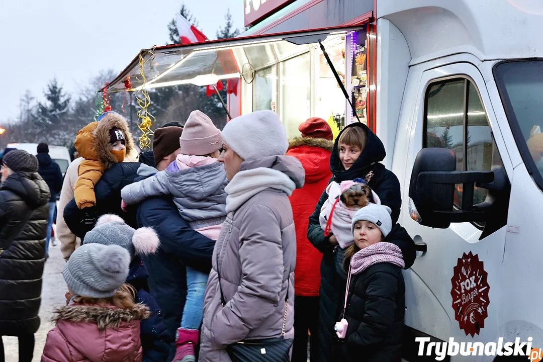 Jarmark Bożonarodzeniowy 2023 w Sulejowie. Tłumy mieszkańców i magia świąt