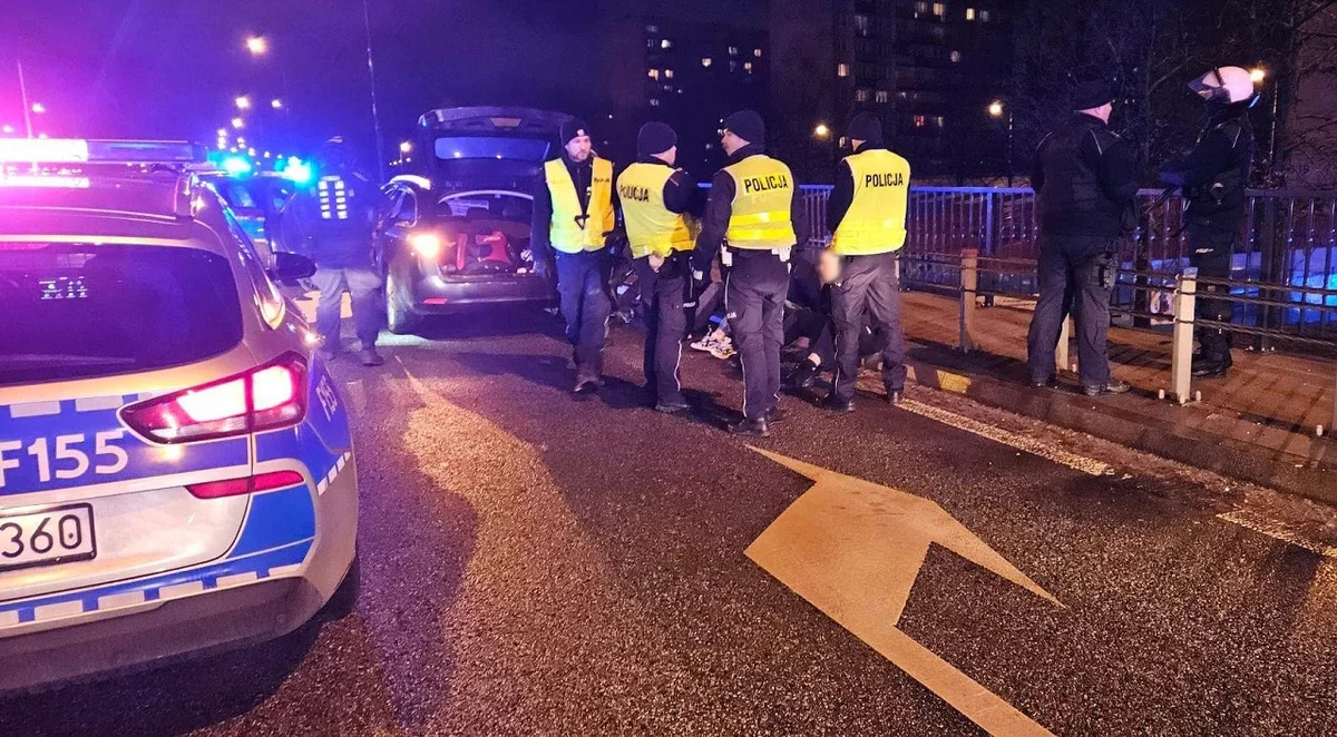 Pseudokibice ze Śląska zostali po meczu w Łodzi. Policja goniła ich ulicami miasta - Zdjęcie główne