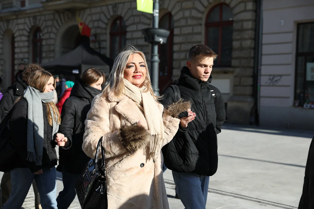 Polonez dla Łodzi. Maturzyści zatańczyli na Piotrkowskiej