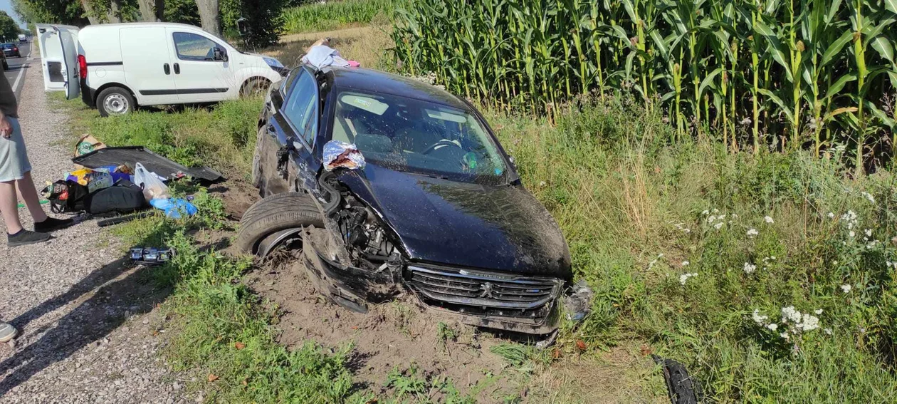 Wypadek na krajowej 60. Jedna osoba w szpitalu - Zdjęcie główne