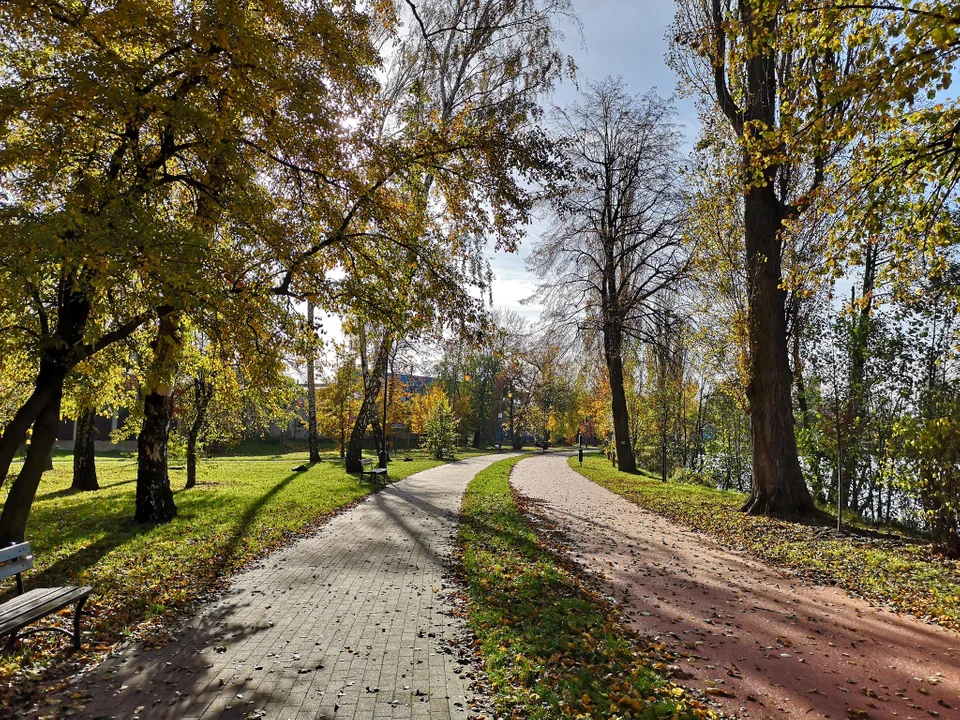 Zgierzanie korzystają z pięknej jesiennej pogody