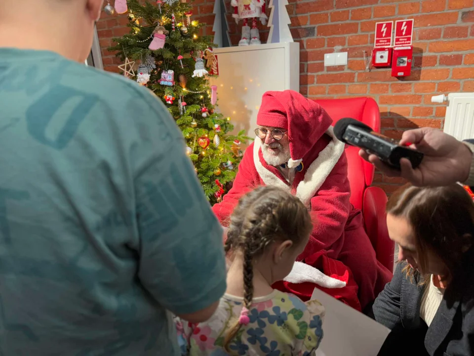 Święty Mikołaj w Łodzi. Jednym z punktów trasy Gwiazdora Szpital Pediatryczny im. Janusza Korczaka w Łodzi