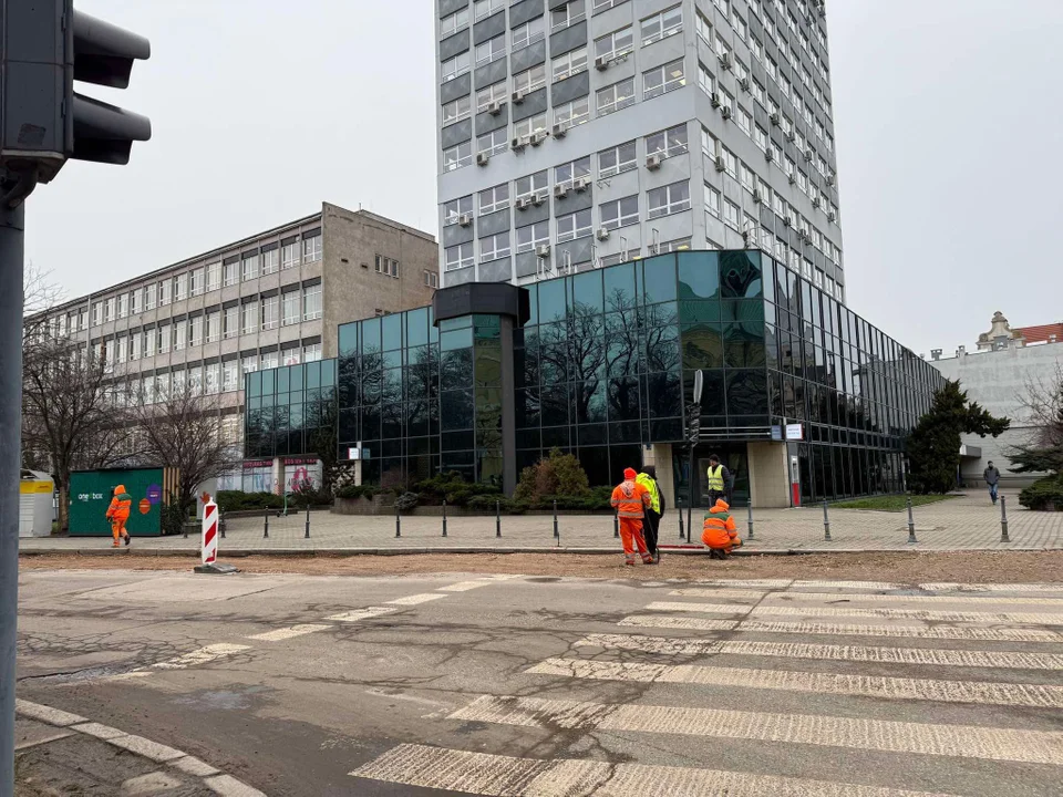 Utrudnienia w Łodzi. Wciąż trwa remont Tymienieckiego i Sienkiewicza