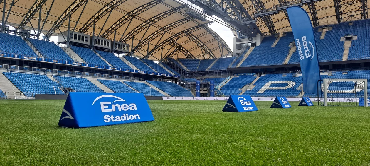 Stadion podczas ogłoszenia sponsora tytularnego