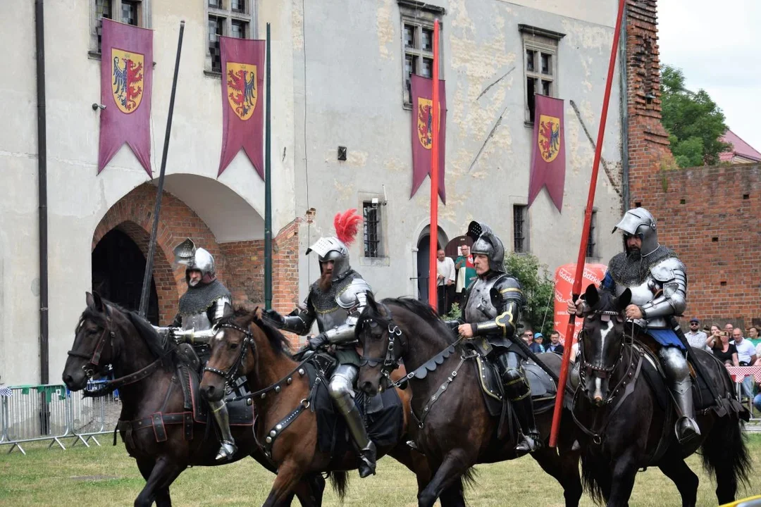 Rycerze z całego kraju zjadą do sąsiedniego miasta! Sprawdź program imprezy - Zdjęcie główne