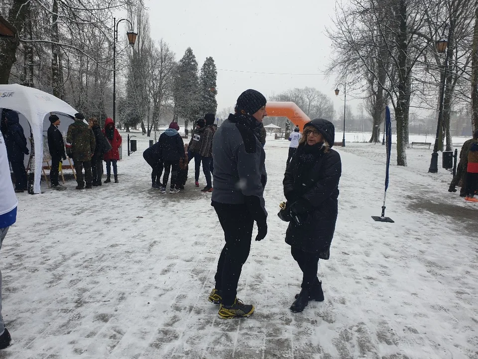 Bieg Tropem Wilczym w Zgierzu. Mimo kiepskiej pogody było naprawdę gorąco