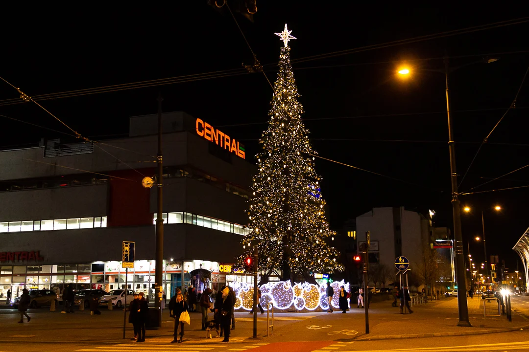 Świąteczna iluminacja na ul. Piotrkowskiej