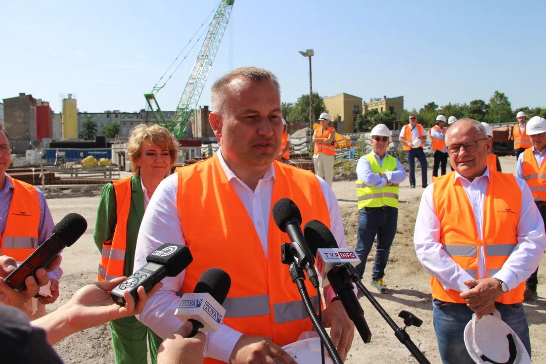 Tarcza TBM "Katarzyna" zmierza już w kierunku dw. Łódź Fabryczna