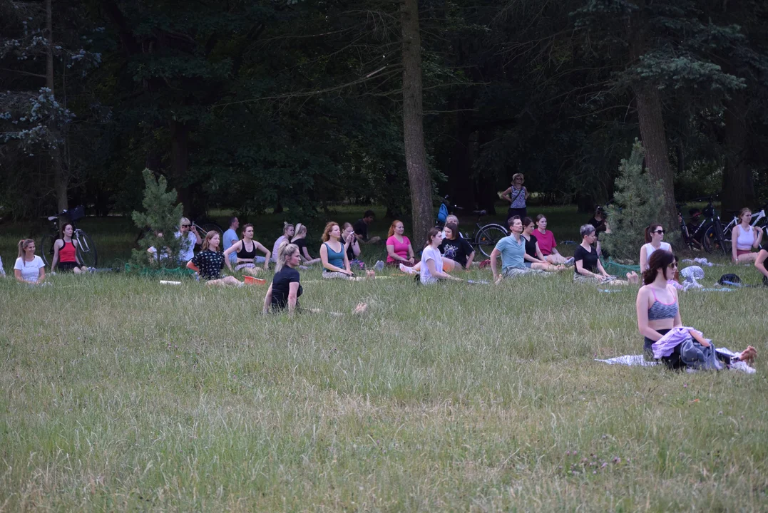 Joga w Parku Poniatowskiego