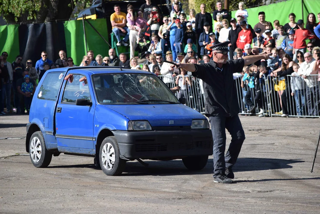 Giganty na czterech kołach zrobiły duże show! Widowiskowy pokaz monster trucków