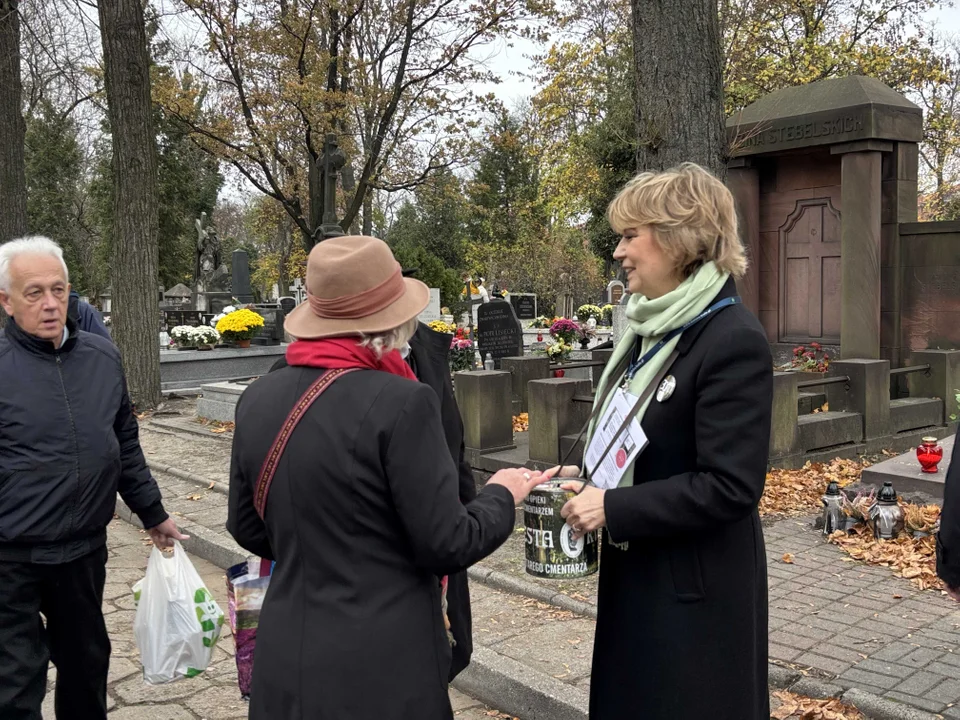 Stary Cmentarz w Łodzi podczas Wszystkich Świętych 2024