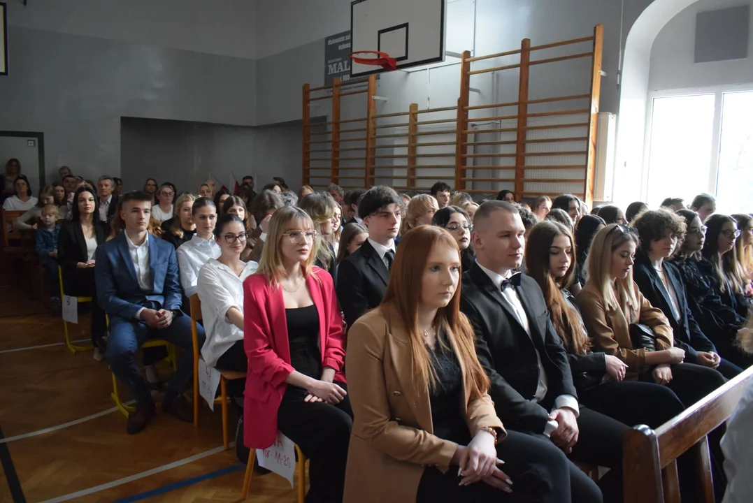 Pożegnanie maturzystów z Samorządowego Liceum Ogólnokształcące im. Romualda Traugutta w Zgierzu