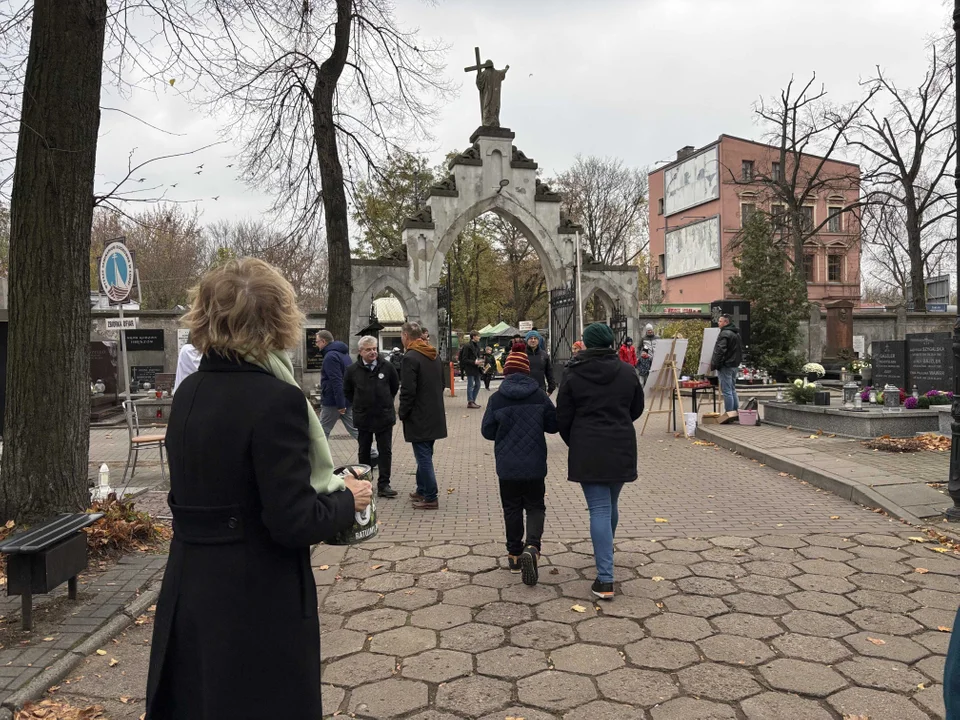 Stary Cmentarz w Łodzi podczas Wszystkich Świętych 2024