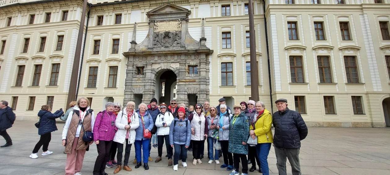 Skalne Miasto podbite. Uniwersytet Trzeciego Wieku w podróży - Zdjęcie główne