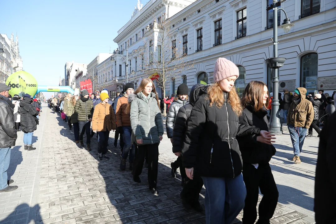 Polonez dla Łodzi. Maturzyści zatańczyli na Piotrkowskiej