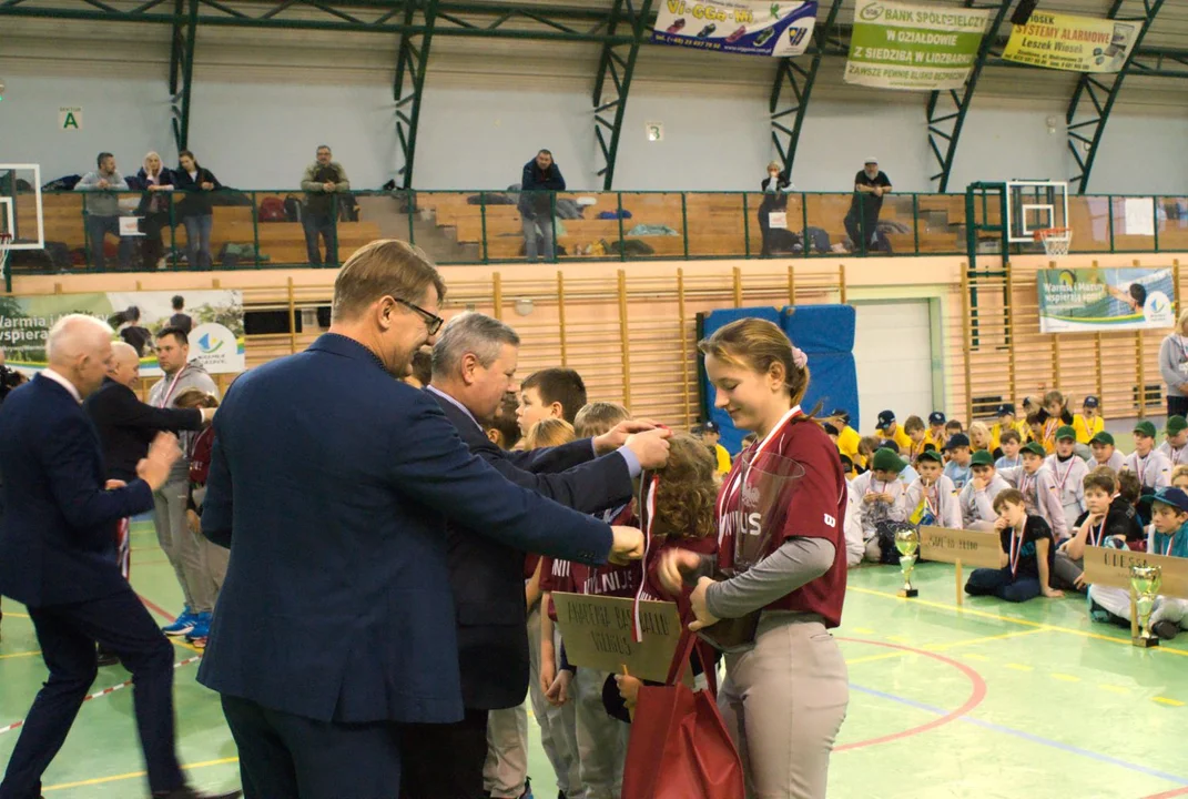 Drużyna młodzików MKS STAL BiS Kutno zakończyła trzydniowe zmagania w XXI Międzynarodowym Halowym Turnieju Baseballu