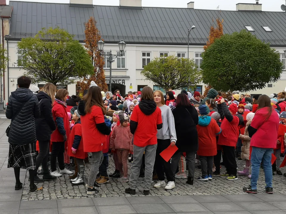 "Żywa flaga" na pl. Jana Pawła II