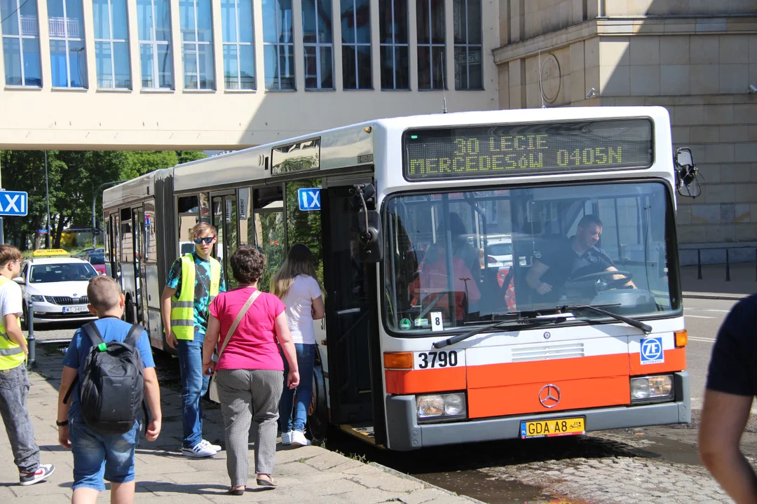 30. lecie Mercedesów O405N - pierwszego autobusu niskopogłowego w Łodzi