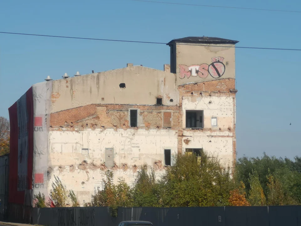 Które zgierskie budynki proszą się o remont lub...rozbiórkę?