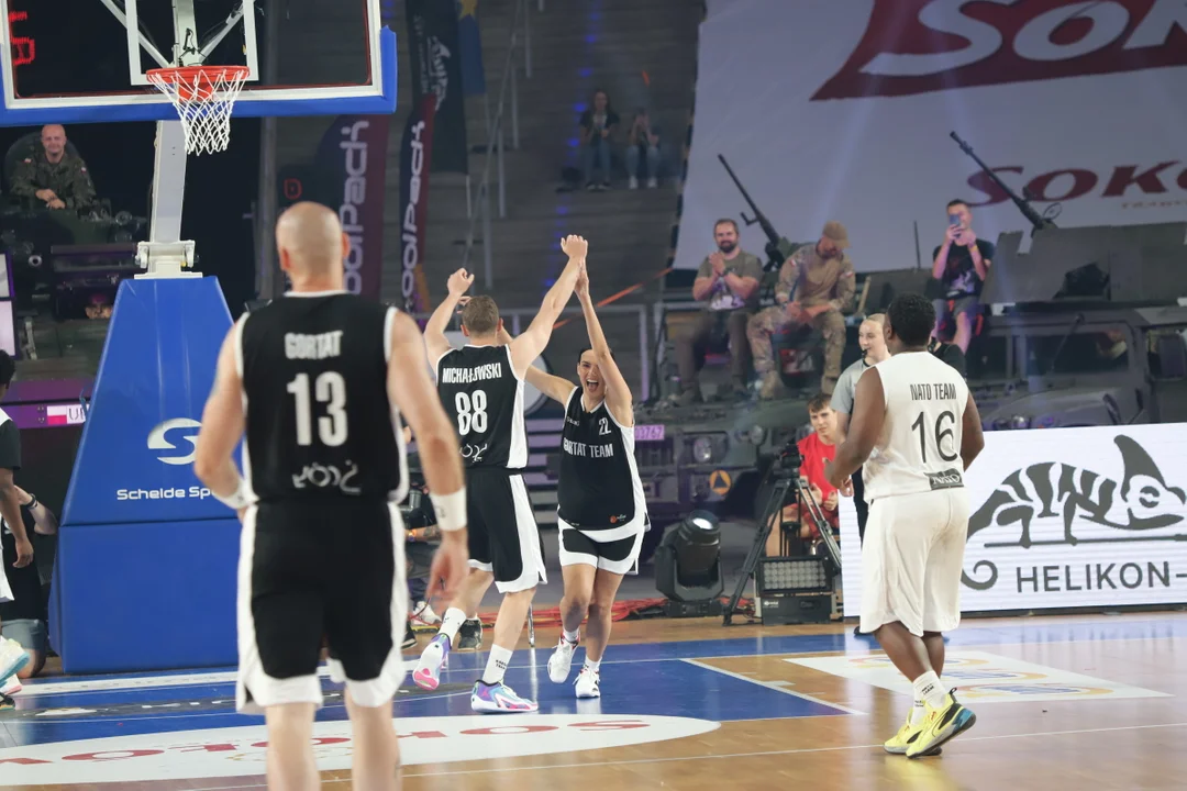 Mecz charytatywny: Gortat Team vs. Żołnierze NATO