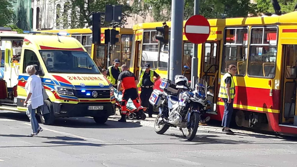 71-latek wszedł pod tramwaj na al. Kościuszki