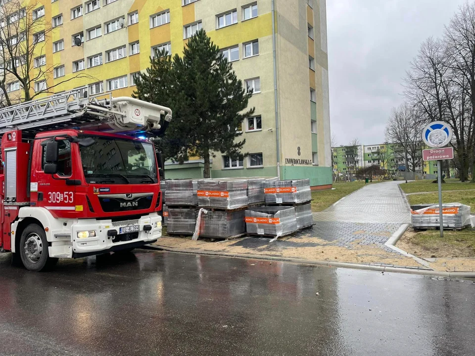 Interwencja służb na łódzkim Żubardziu. Ogłoszono objazdy dla autobusów MPK Łódź - Zdjęcie główne