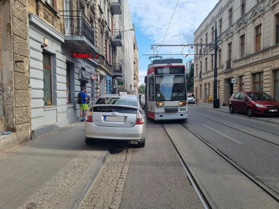 Na tych ulicach Łodzi kierowcy blokują tramwaje MPK Łódź