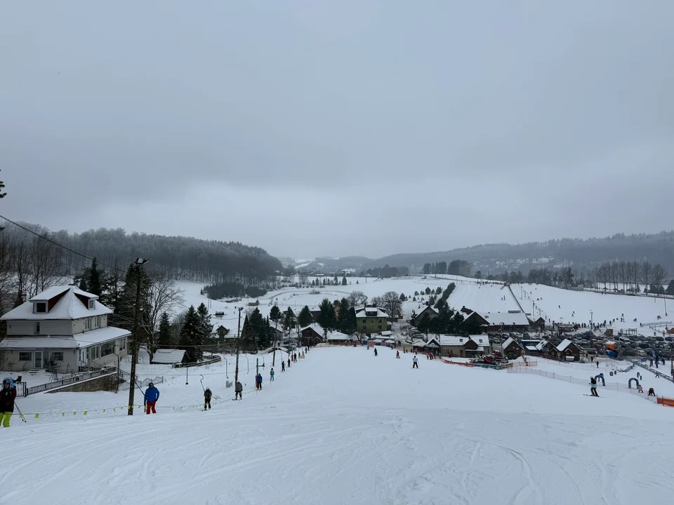 Blisko Gdańska, w sercu Kaszub. Zimowa magia stoku w  Wieżycy - Zdjęcie główne