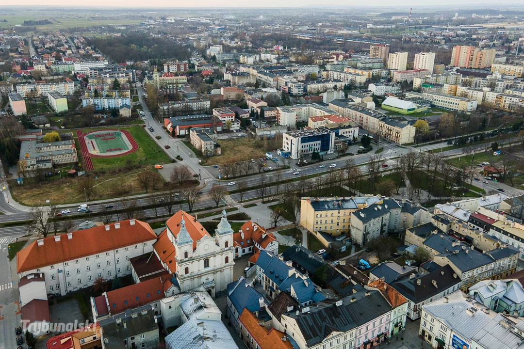 Komu najbardziej grozi ubóstwo? Granica jest bardzo blisko dla kilku milionów osób w Polsce - Zdjęcie główne