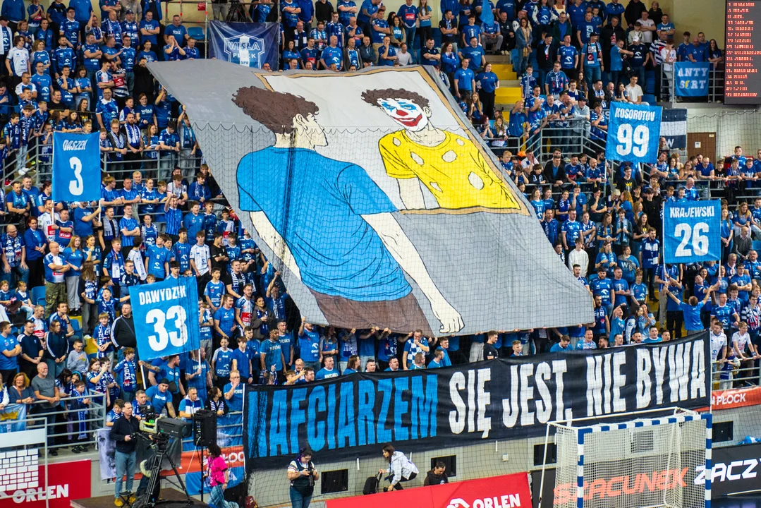 Adam Morawski wrócił do Orlen Areny. Festiwal czerwonych kartek w "świętej wojnie" [ZDJĘCIA]