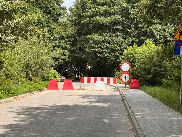 Remont mostka i nowe znaki na Malince